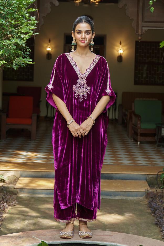 Zooni velvet  orchid kaftan with Palazzo ( set of 2) RTS