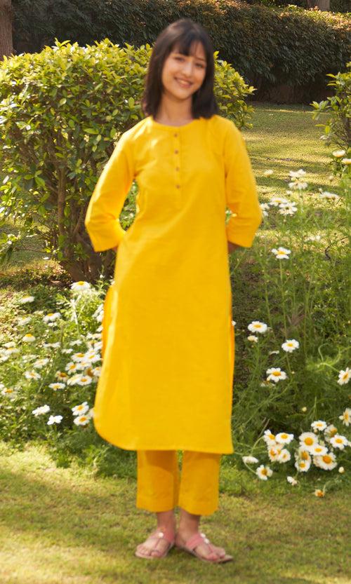 Iris Linen Yellow Solid Kurta With Pants And Stole( Set Of 3)