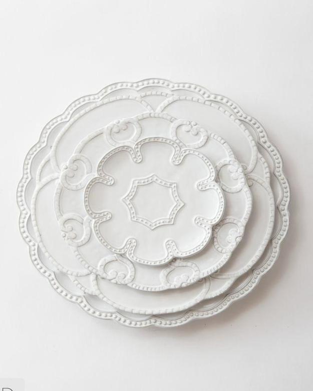 Rim Accent White Plates Set