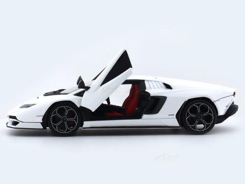 Lamborghini Countach LPI 800-4 White 1:24 Bburago licensed diecast Scale Model car