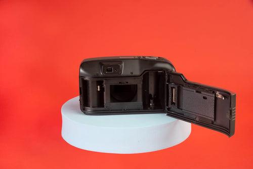 Minolta Sightseer Zoom 35mm Point and Shoot Film Roll Camera