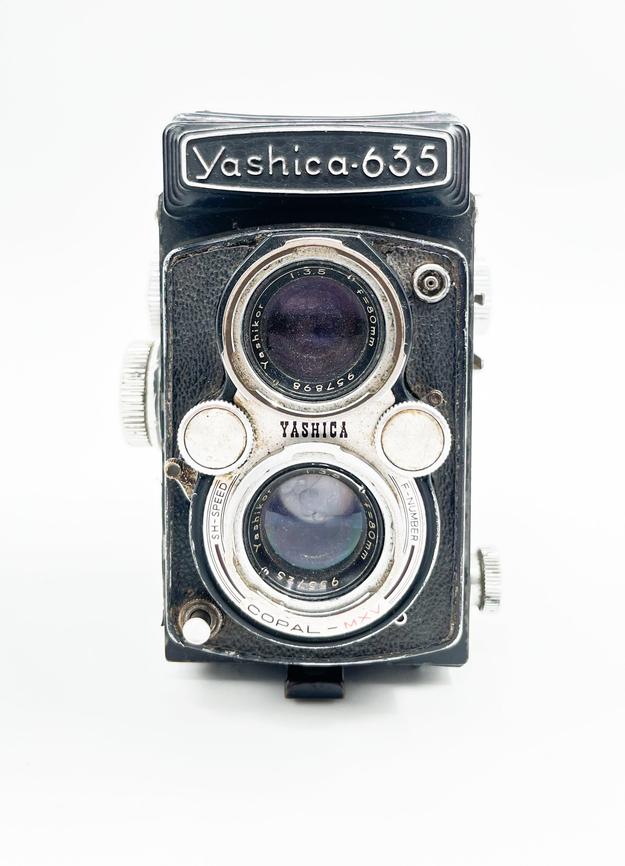 Yashica 635 | 120 Medium Format TLR Film Camera| (8/10) | TL20