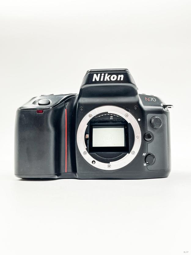 Nikon N70 | 35mm SLR Film Camera | Rated (8/10)