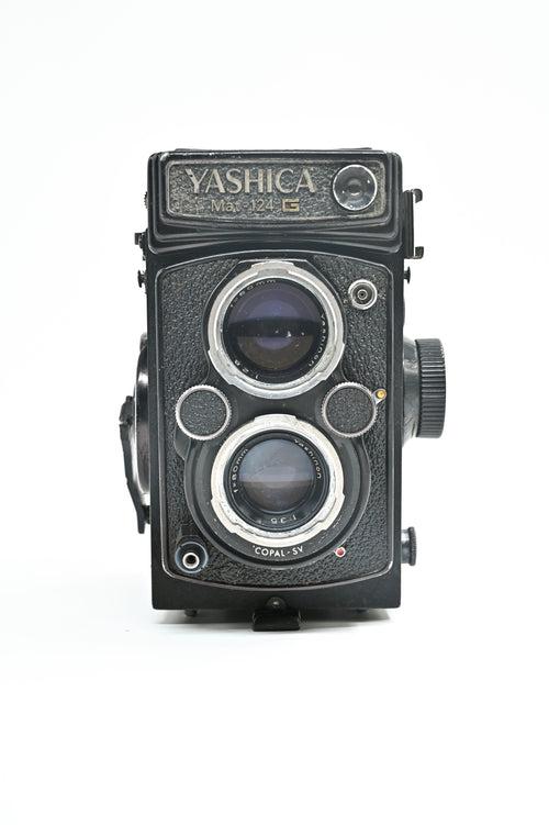 Yashica Mat 124G | Medium Format | Twin Lens Reflex | 120mm (8/10) | TL31