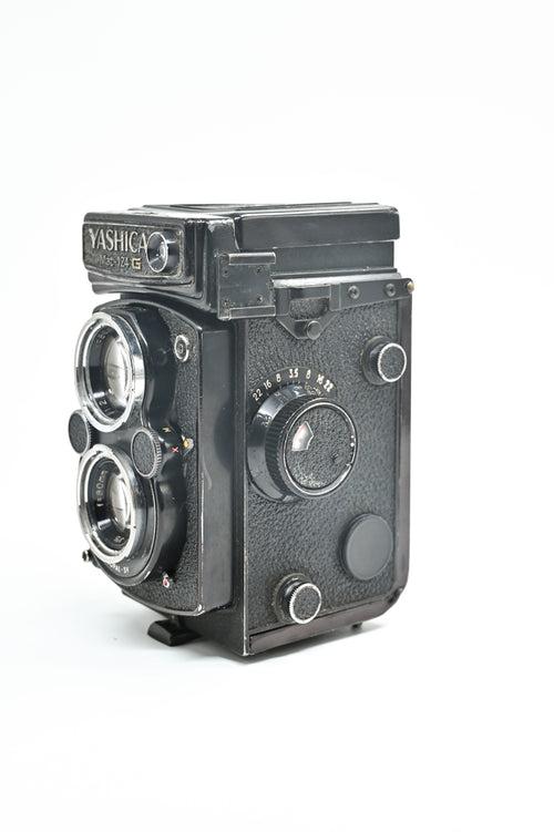 Yashica Mat 124G | Medium Format | Twin Lens Reflex | 120mm (8/10) | TL31