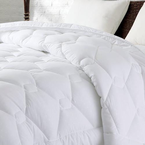 Malako Winter White Peached Star Quilt/Comforter (360 GSM)