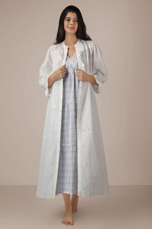 Victoria-Q, Nightdress & Gown