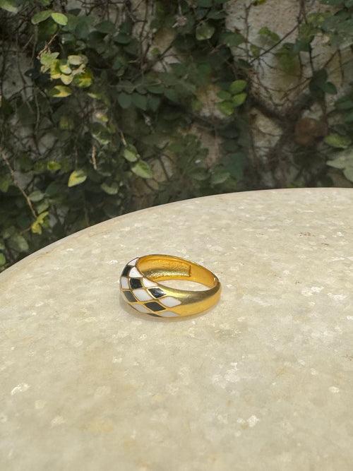 Chequered Ring