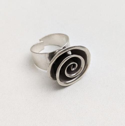 Swirly ring