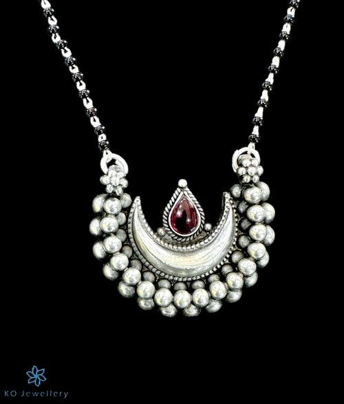 The Shasvati Silver Kempu Necklace & Earrings