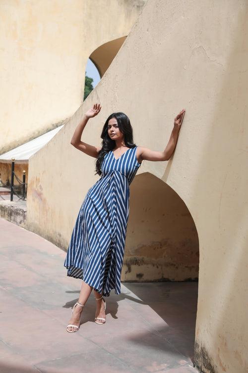 Blue stripped V-neck maxi dress