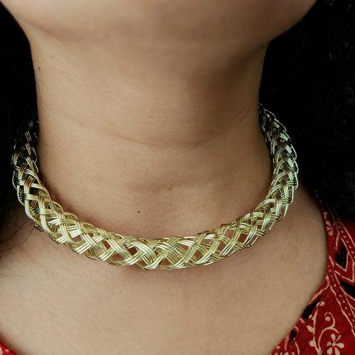 Gold Toned Criss-Crossed Round Choker