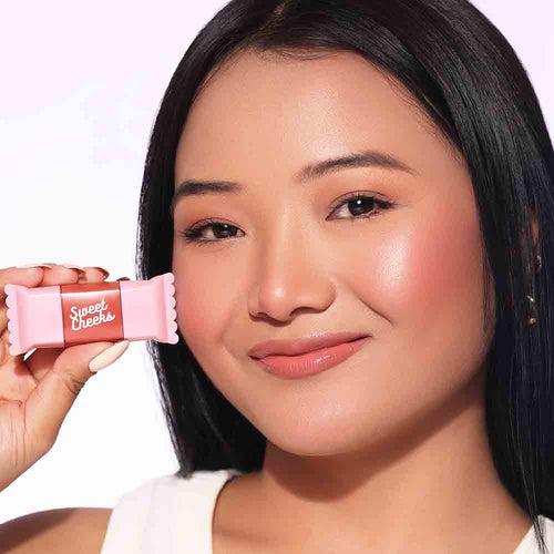 1 Re:hydrate Gel Moisturiser + 1 Sweet Cheeks Ultra Lightweight Liquid Blush