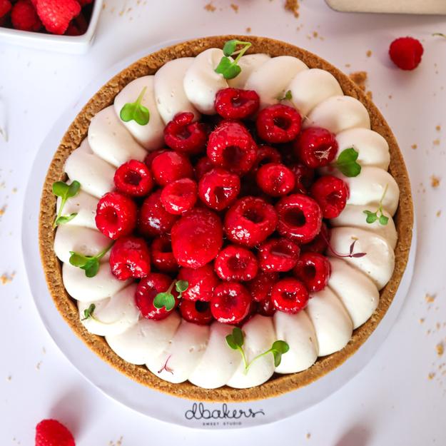 Vanilla Bean Cheesecake with Raspberries