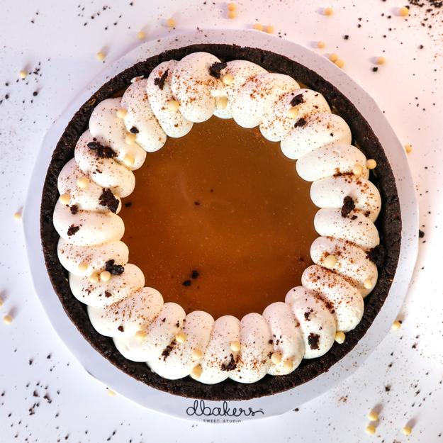 Pumpkin Oreo Salted Caramel Cheesecake