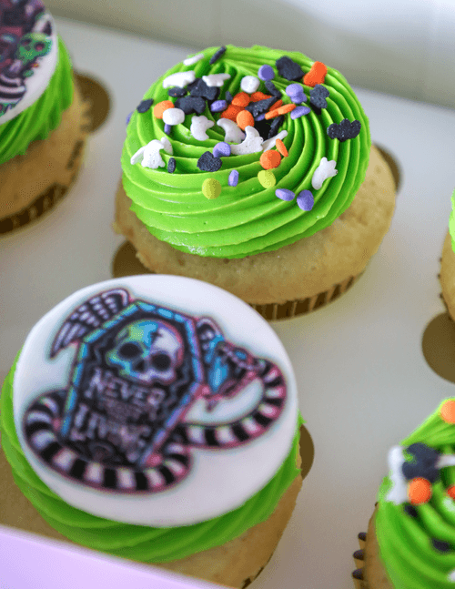 Beetlejuice Box of 6 Cupcakes