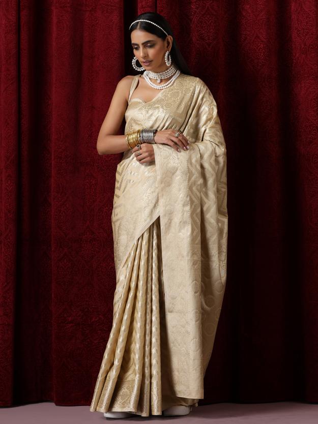 Pure Silk Cream Chevron Saree with Blouse Fabric