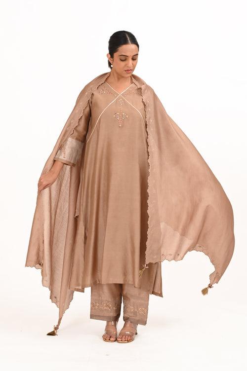 LILA - Ekru - V neckline Kurta Set