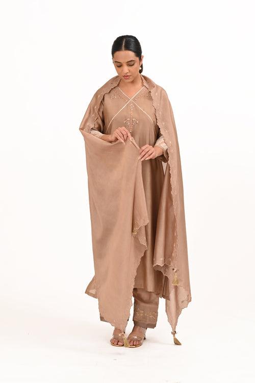 LILA - Ekru - V neckline Kurta Set