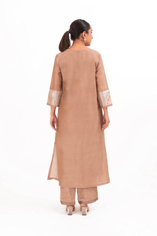 LILA - Ekru - V neckline Kurta Set