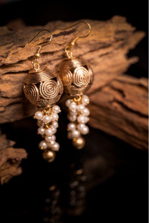 Mriga Versatile Pearl Earring