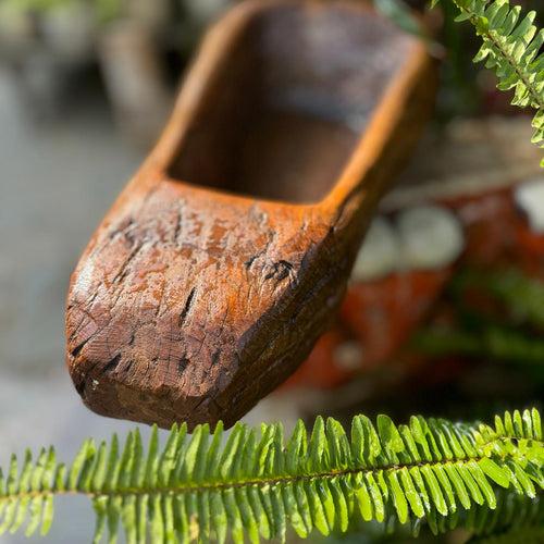 Burhan 4 : Raw wood planter