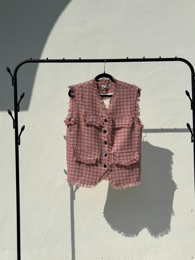 Pink houndstooth sleeveless jacket