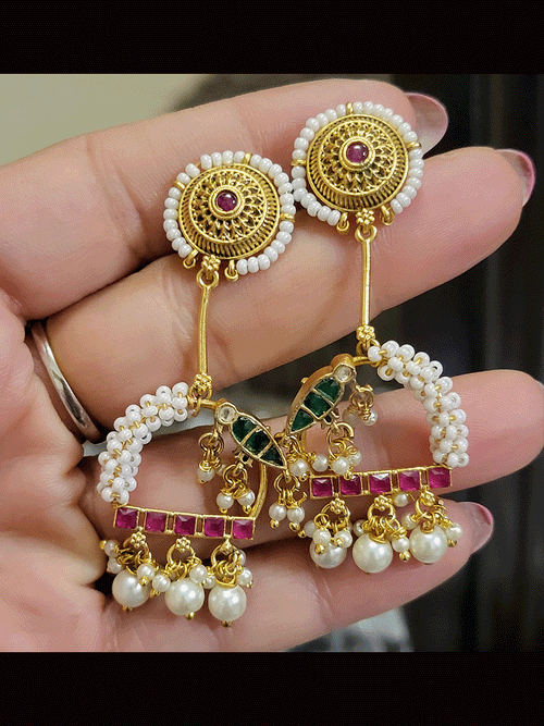 Circular top white bead pirohi earrings with paachi kundan peacock