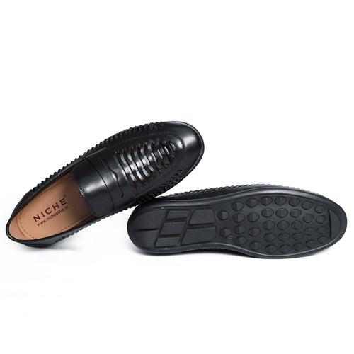 NICHE Black Hand Weaved Kolhapuri Loafer (Extra Comfortable)