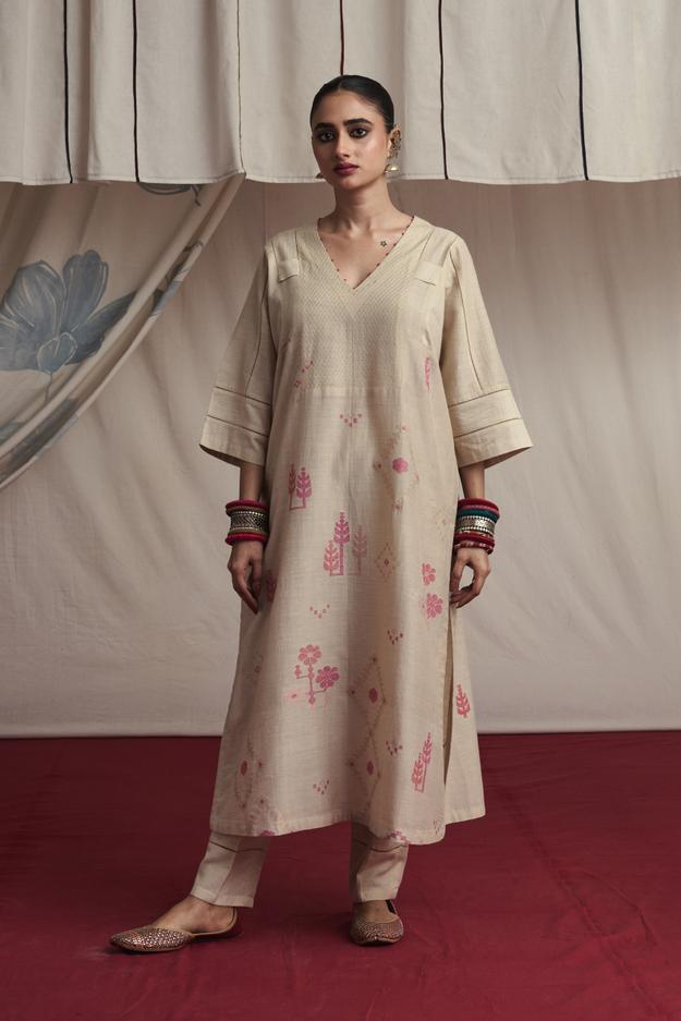 Ivory hand woven silk and khadi cotton jamdani Nadiyah kurta set.