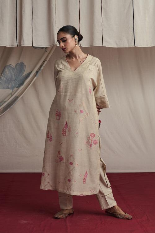 Ivory hand woven silk and khadi cotton jamdani Nadiyah kurta set.