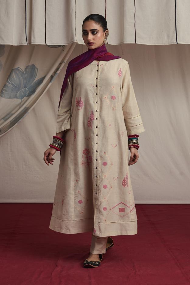 Ivory hand woven silk and khadi cotton jamdani Tahira kurta set.