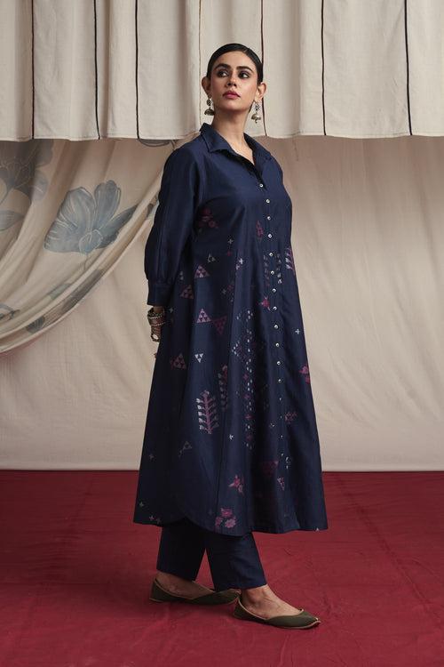 Indigo hand woven silk and khadi cotton jamdani Aliyah kurta set.