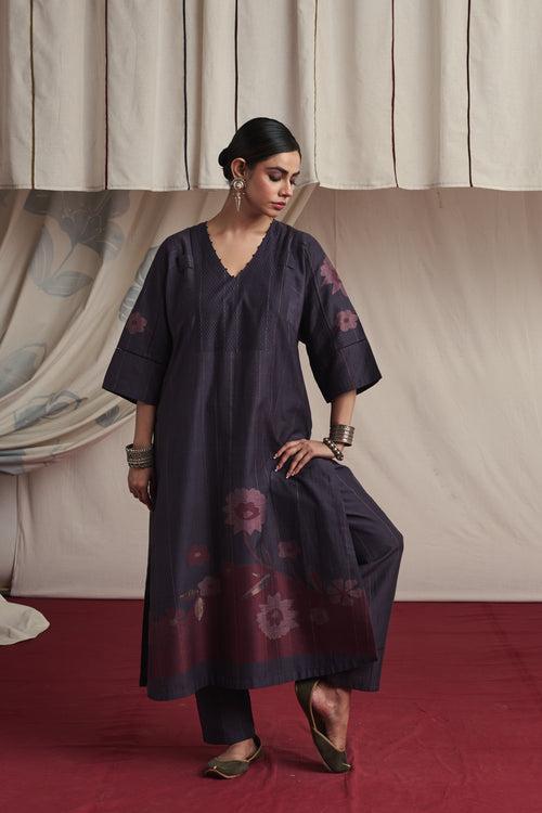 Charcoal hand woven silk and khadi cotton jamdani Aiza kurta set.