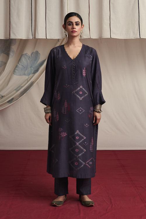 Charcoal hand woven silk and khadi cotton jamdani Bela kurta set.