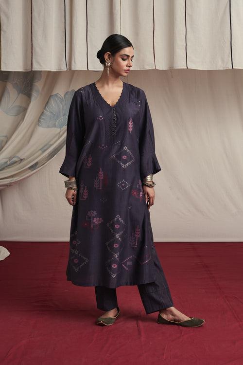 Charcoal hand woven silk and khadi cotton jamdani Bela kurta set.