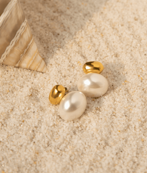 The Pearl Bubble Studs