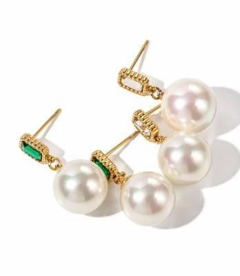 The Shanaaya Pearl Drop Earrings