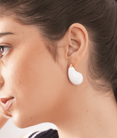 The Juliette Drop Earrings - White