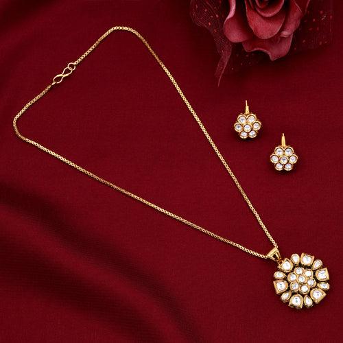 Flower Shape Kundan Pendant Set