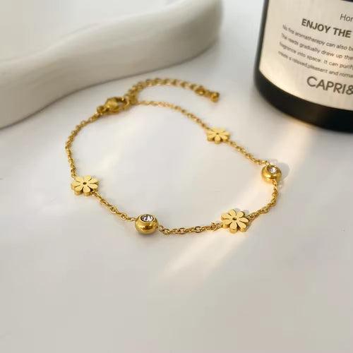 18KT Gold Plated Dainty Daisy Bracelet