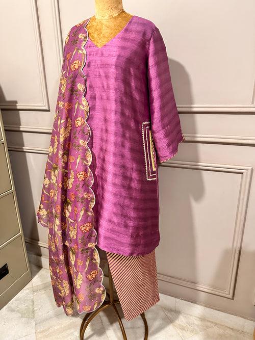 PURPLE GAURI KURTA WITH PANTS AND ODHANI SET