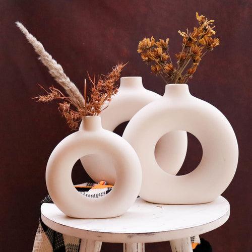 Donut Vase- White