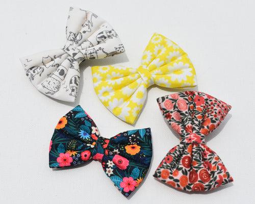 Set 4 of Medium size bows