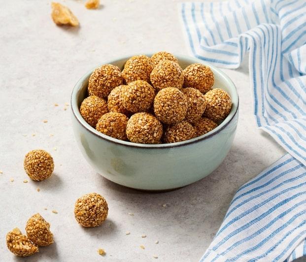 Gur Coated Sesame Balls