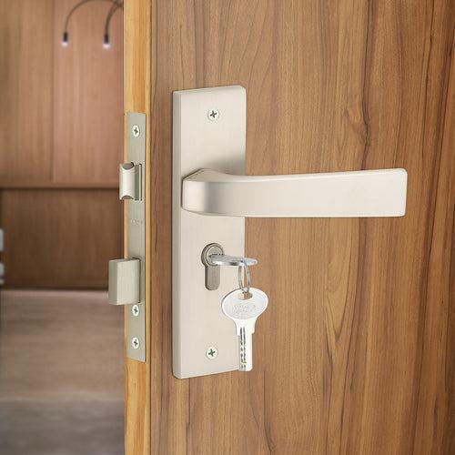 IPSA Russet Moderna Handle Series on 8" Plate CYS Lockset with 60mm One Side Key and Knob - Matte Antique Finish MSS