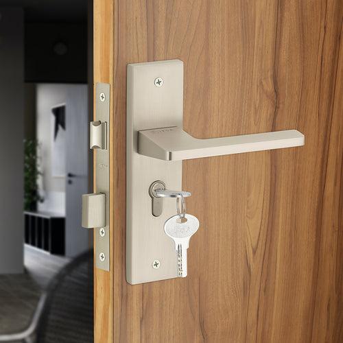 IPSA Cyan Moderna Handle Series on 8" Plate CYS Lockset with 60mm One Side Key and Knob - Matte Finish MSS