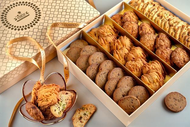 Assorted cookie box