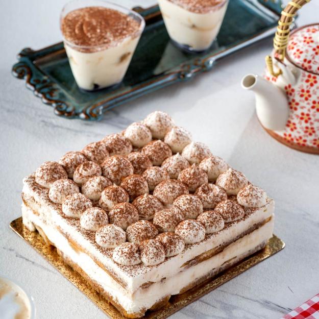 Tiramisu Cake