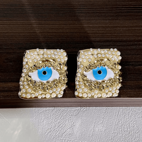 Gaze of Elegance Pearl Square Studs